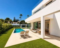 Resale - Villa - Estepona - Atalaya