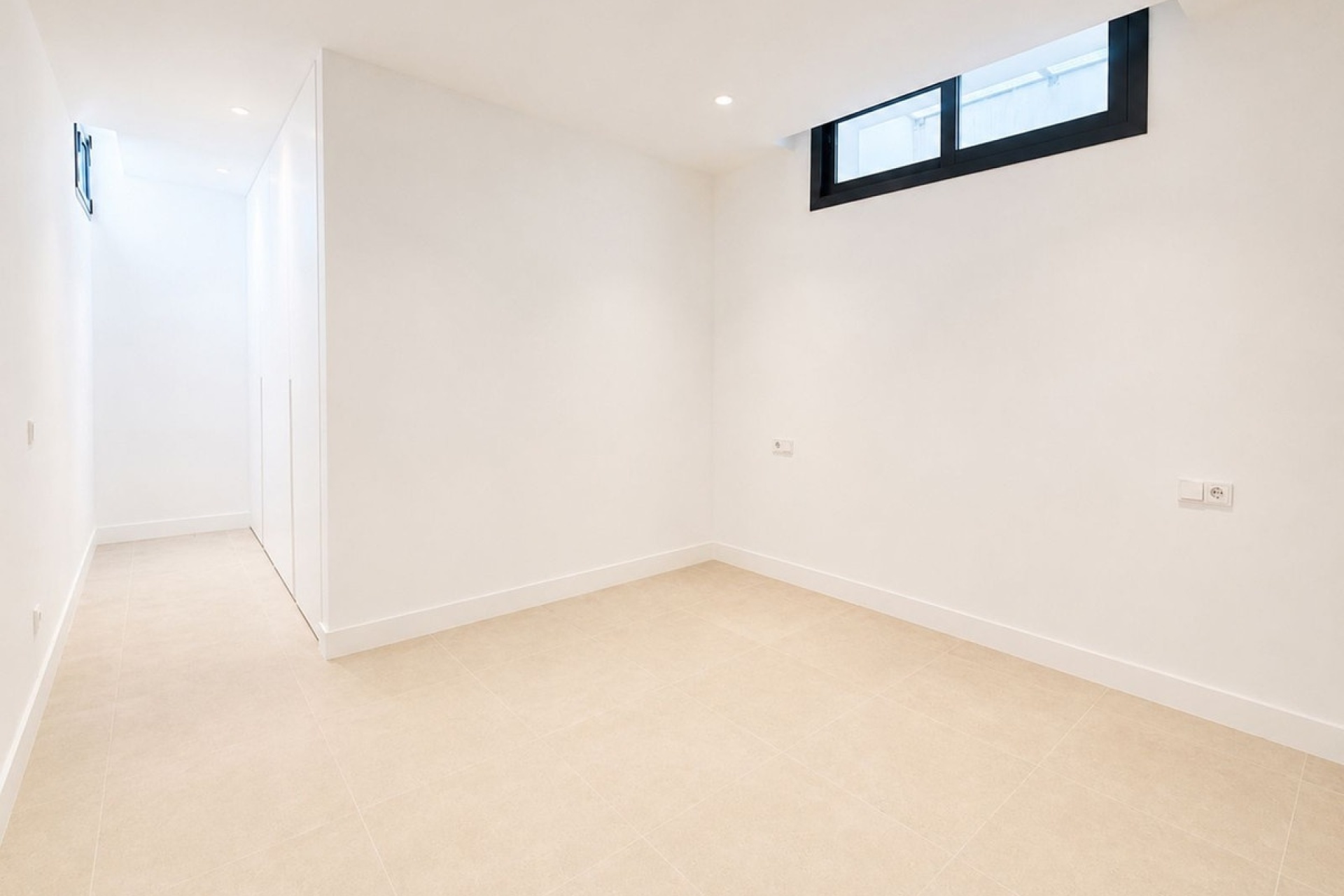 Resale - Villa - Estepona - Atalaya