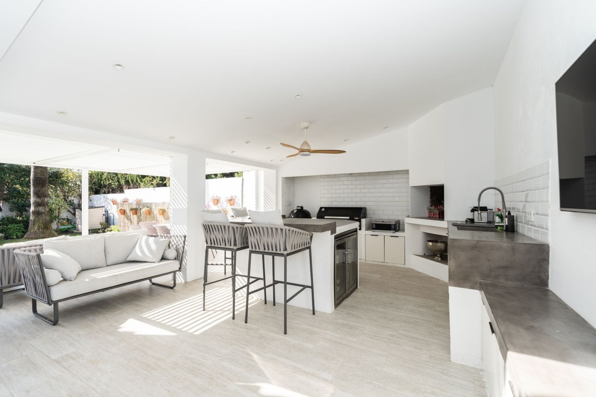 Resale - Villa - Estepona - Atalaya