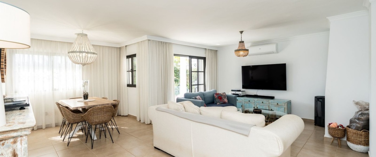 Resale - Villa - Estepona - Atalaya