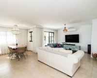 Resale - Villa - Estepona - Atalaya