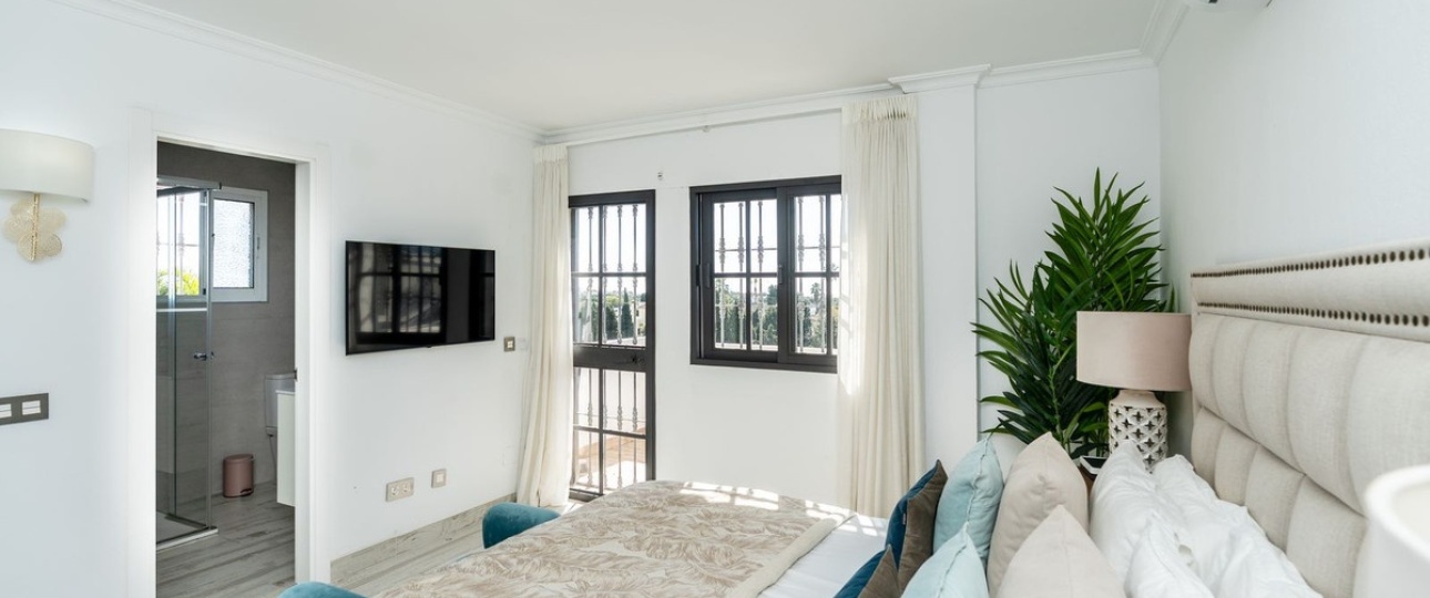 Resale - Villa - Estepona - Atalaya