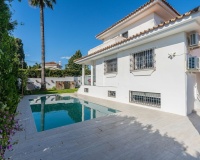 Resale - Villa - Estepona - Atalaya