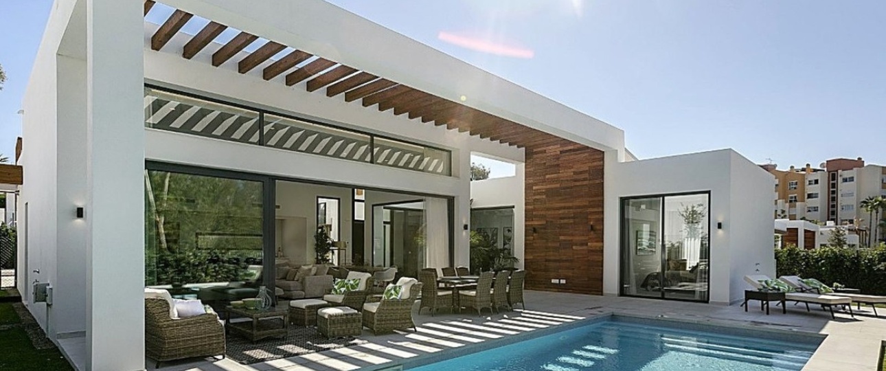 Resale - Villa - Estepona - Atalaya