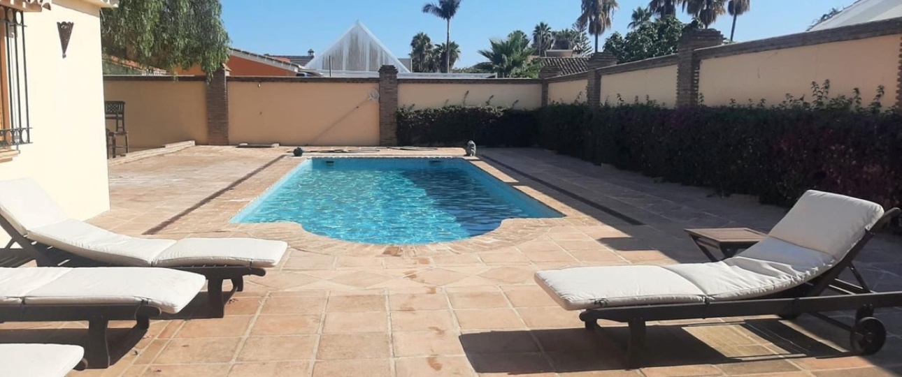 Resale - Villa - Estepona - Atalaya