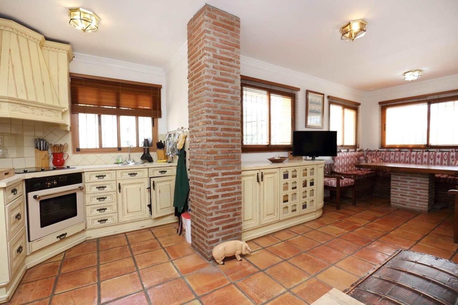 Resale - Villa - Estepona - Atalaya