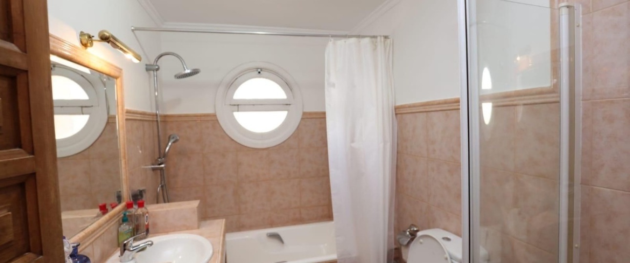 Resale - Villa - Estepona - Atalaya