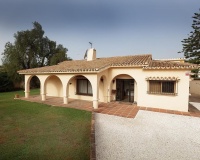 Resale - Villa - Estepona - Atalaya