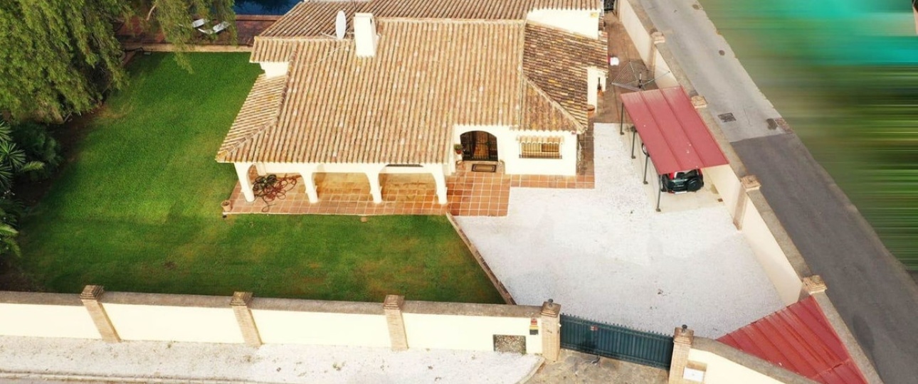 Resale - Villa - Estepona - Atalaya