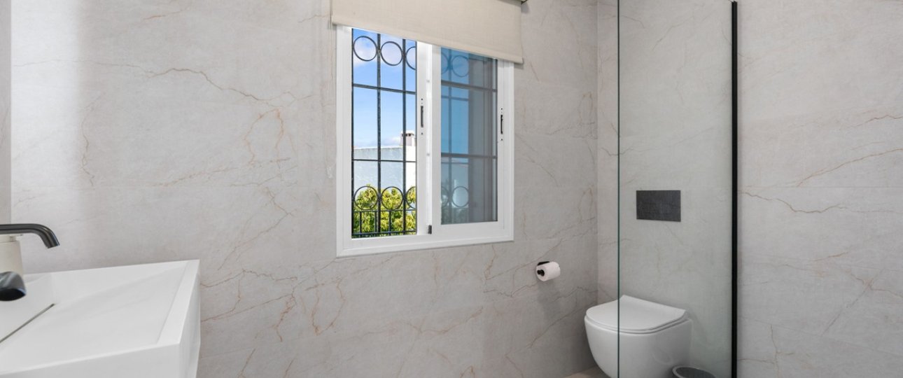 Resale - Villa - Estepona - Bel Air