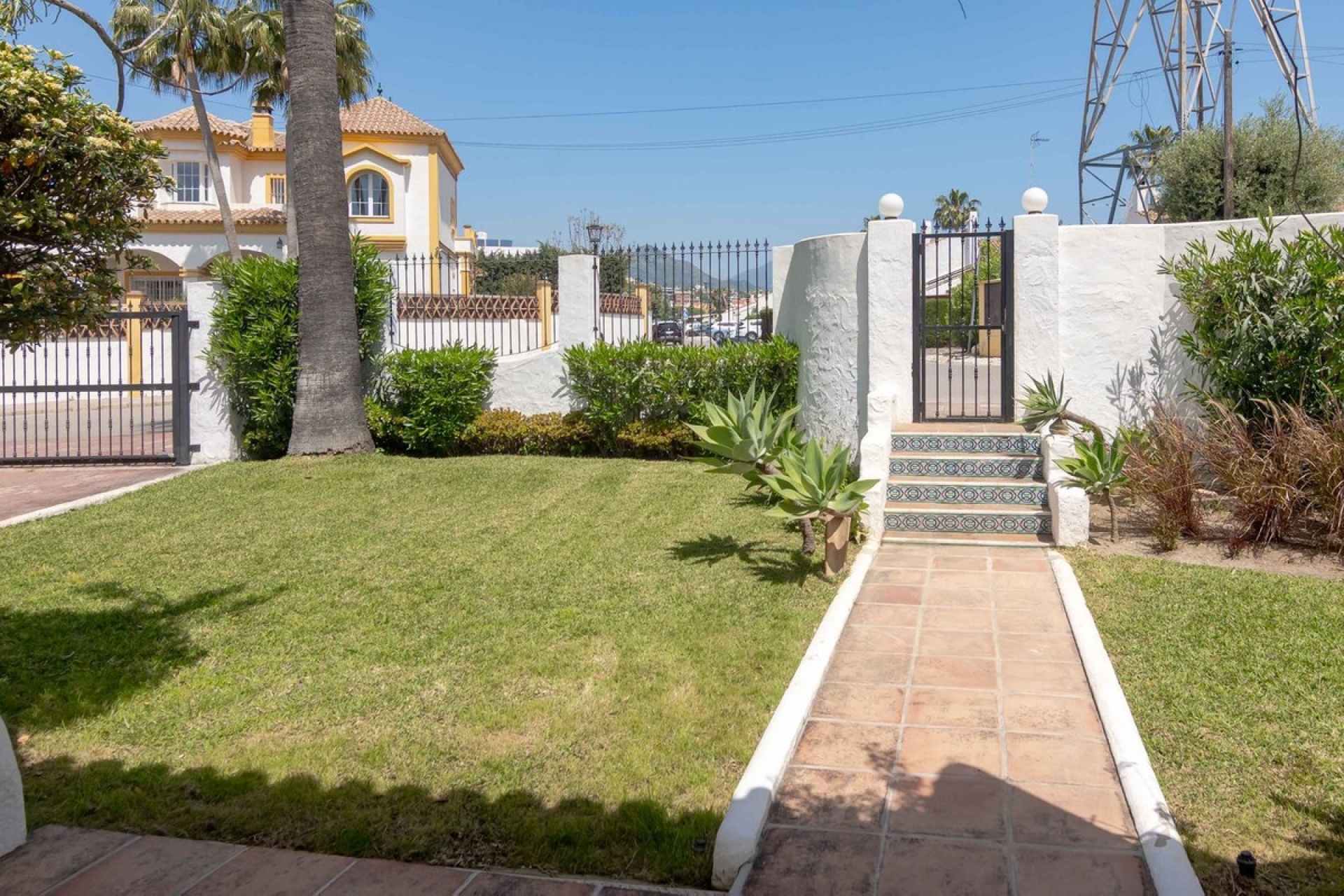 Resale - Villa - Estepona - Bel Air