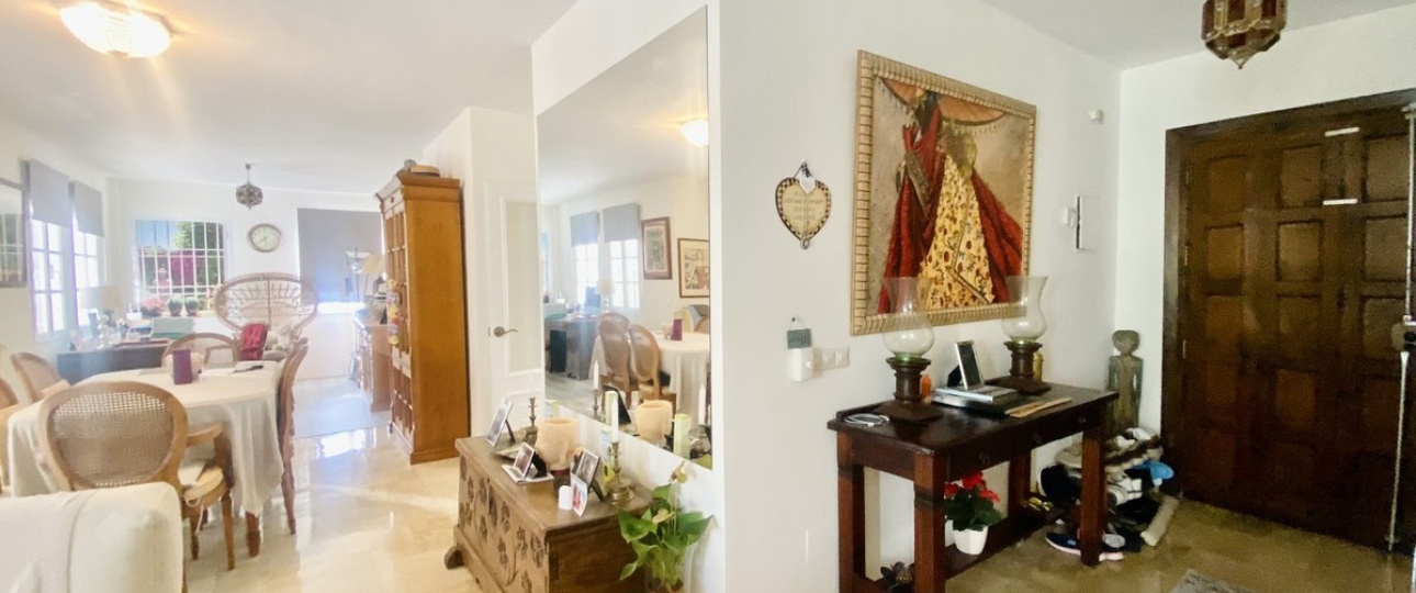 Resale - Villa - Estepona - Benamara
