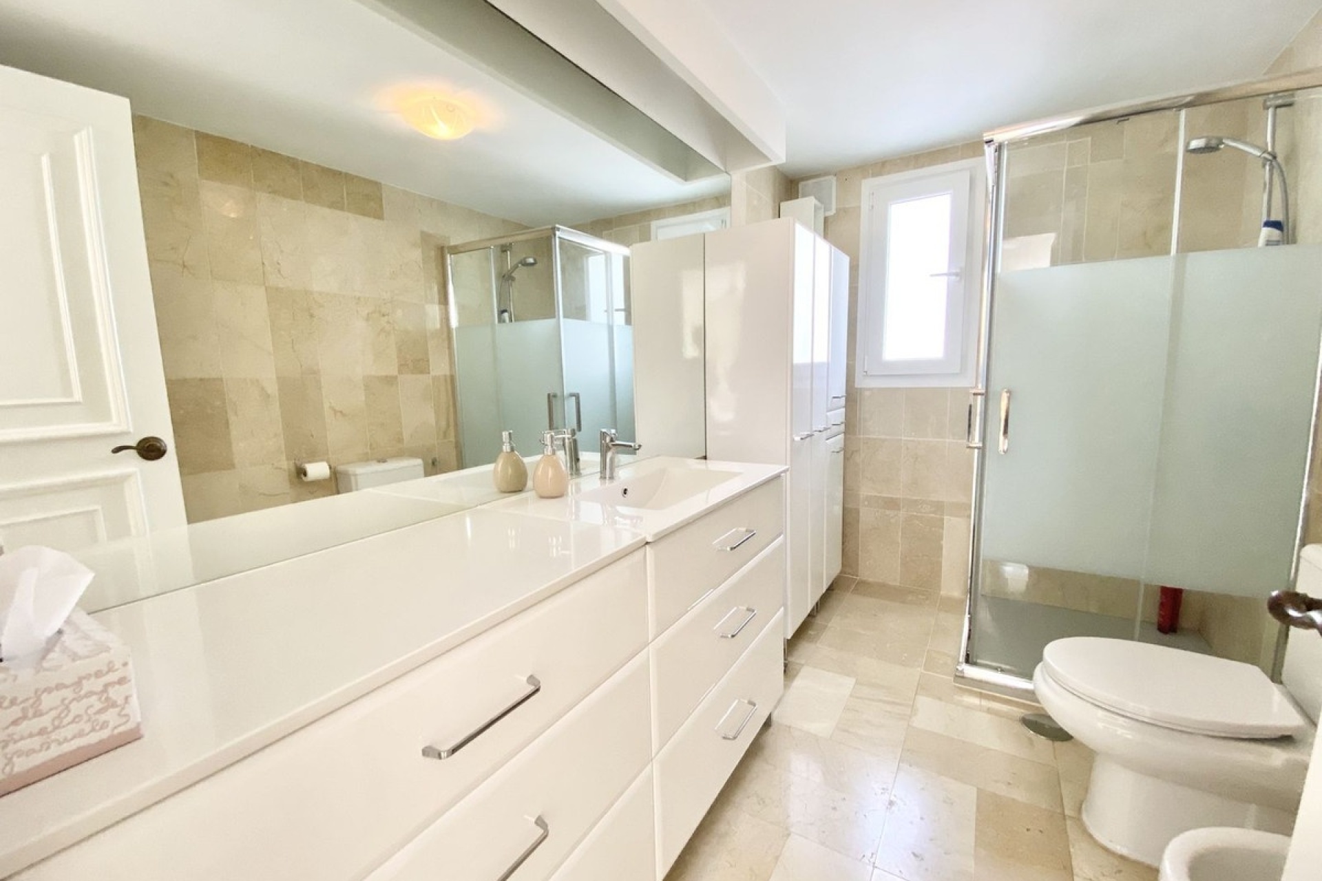 Resale - Villa - Estepona - Benamara