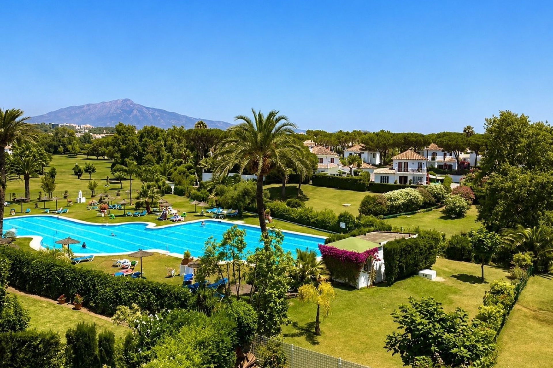 Resale - Villa - Estepona - Benamara
