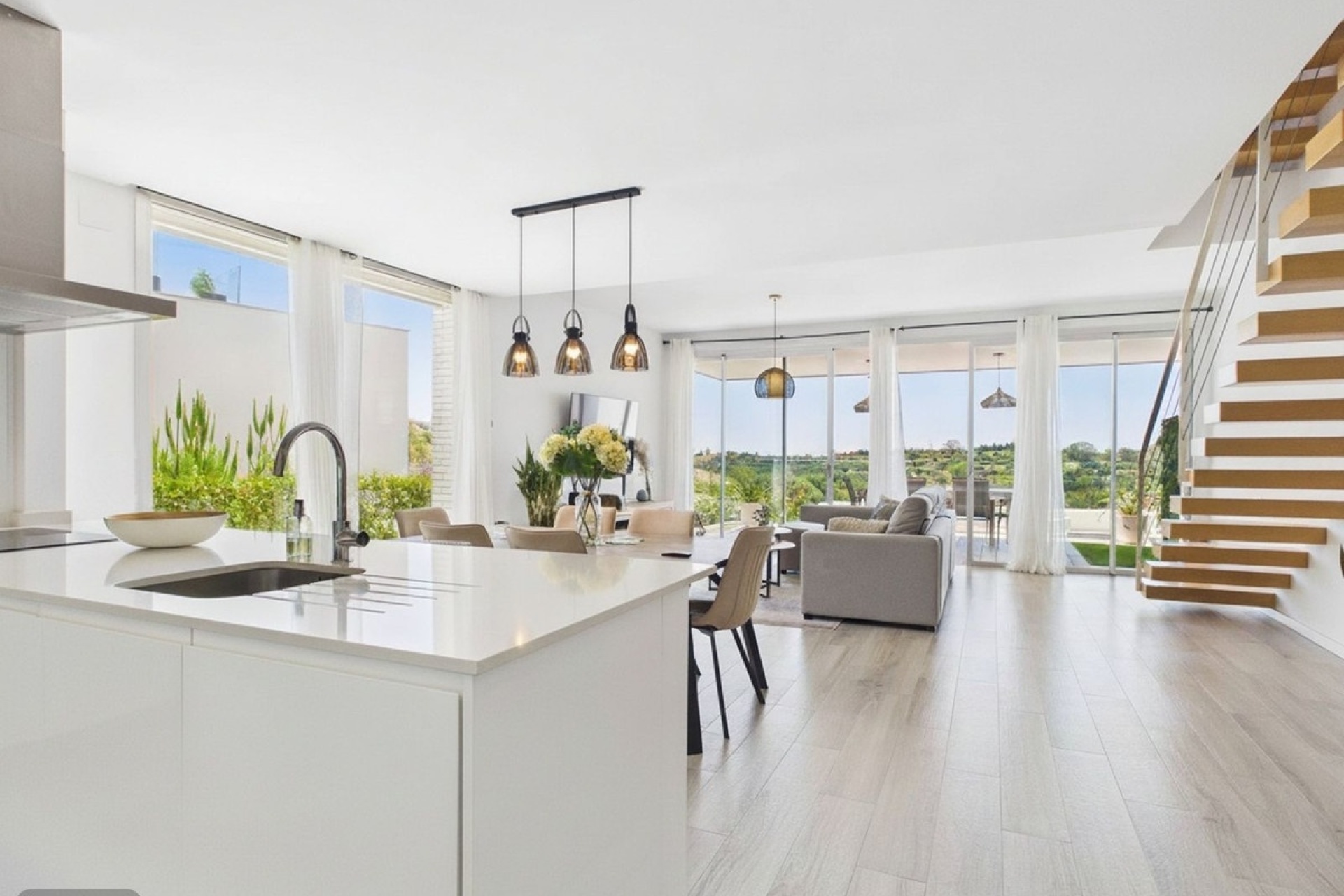Resale - Villa - Estepona - Cancelada
