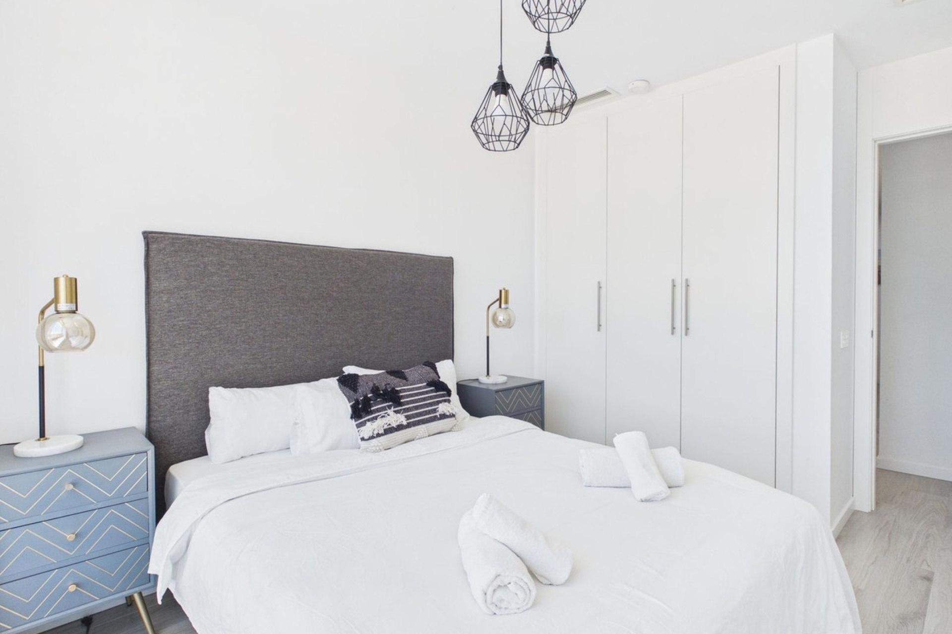 Resale - Villa - Estepona - Cancelada