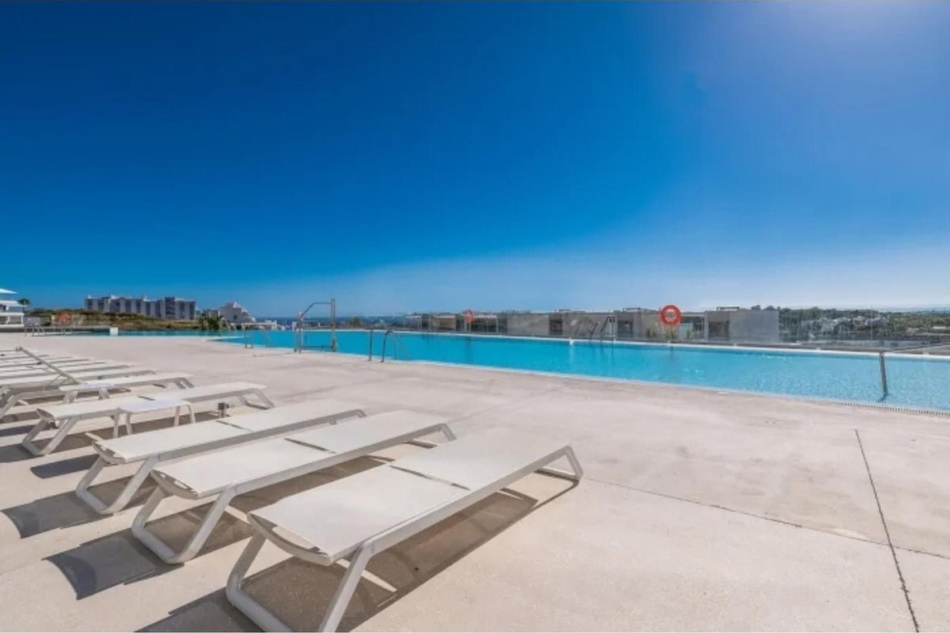 Resale - Villa - Estepona - Cancelada