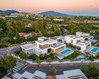 Resale - Villa - Estepona - Cancelada