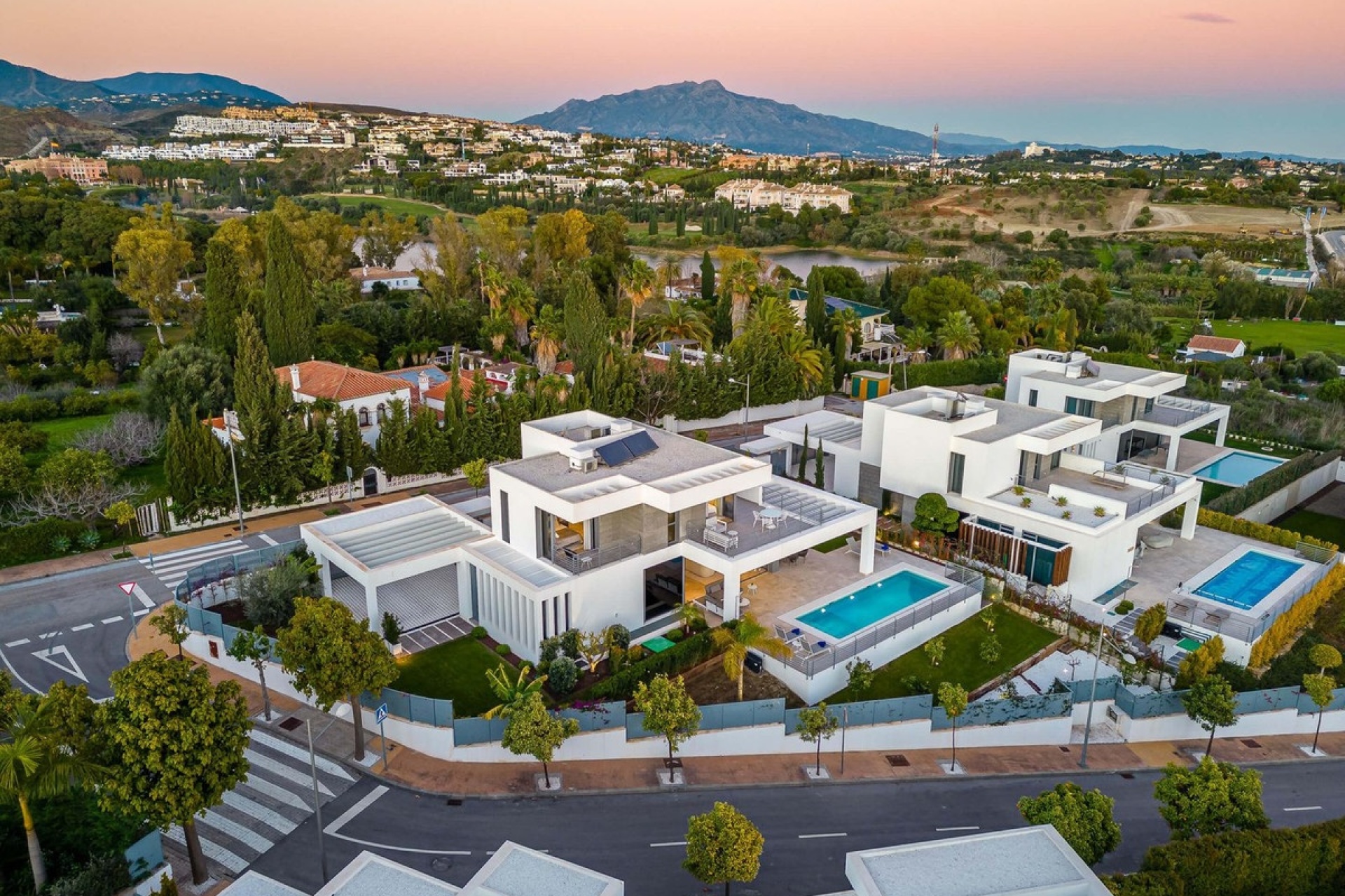 Resale - Villa - Estepona - Cancelada