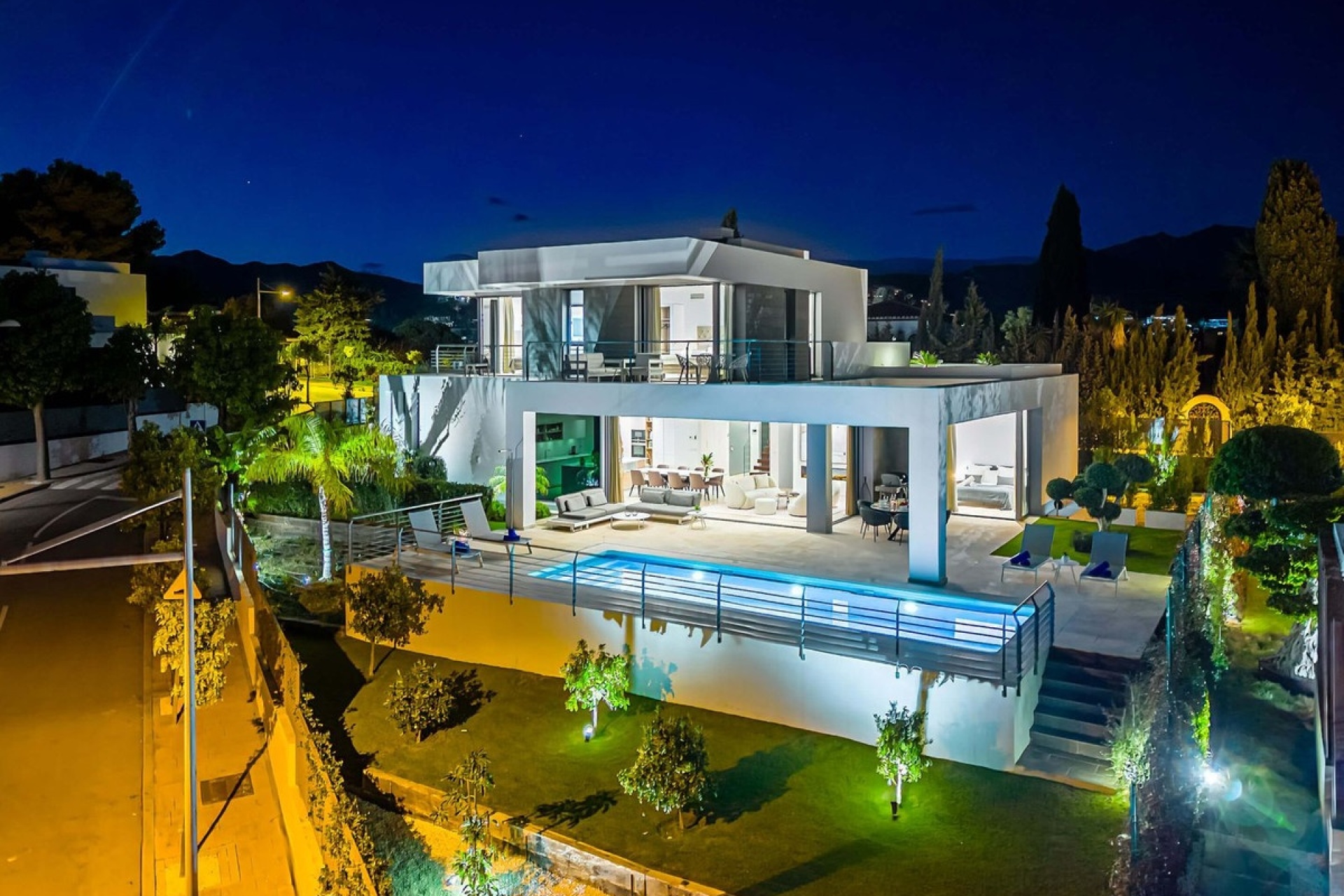 Resale - Villa - Estepona - Cancelada