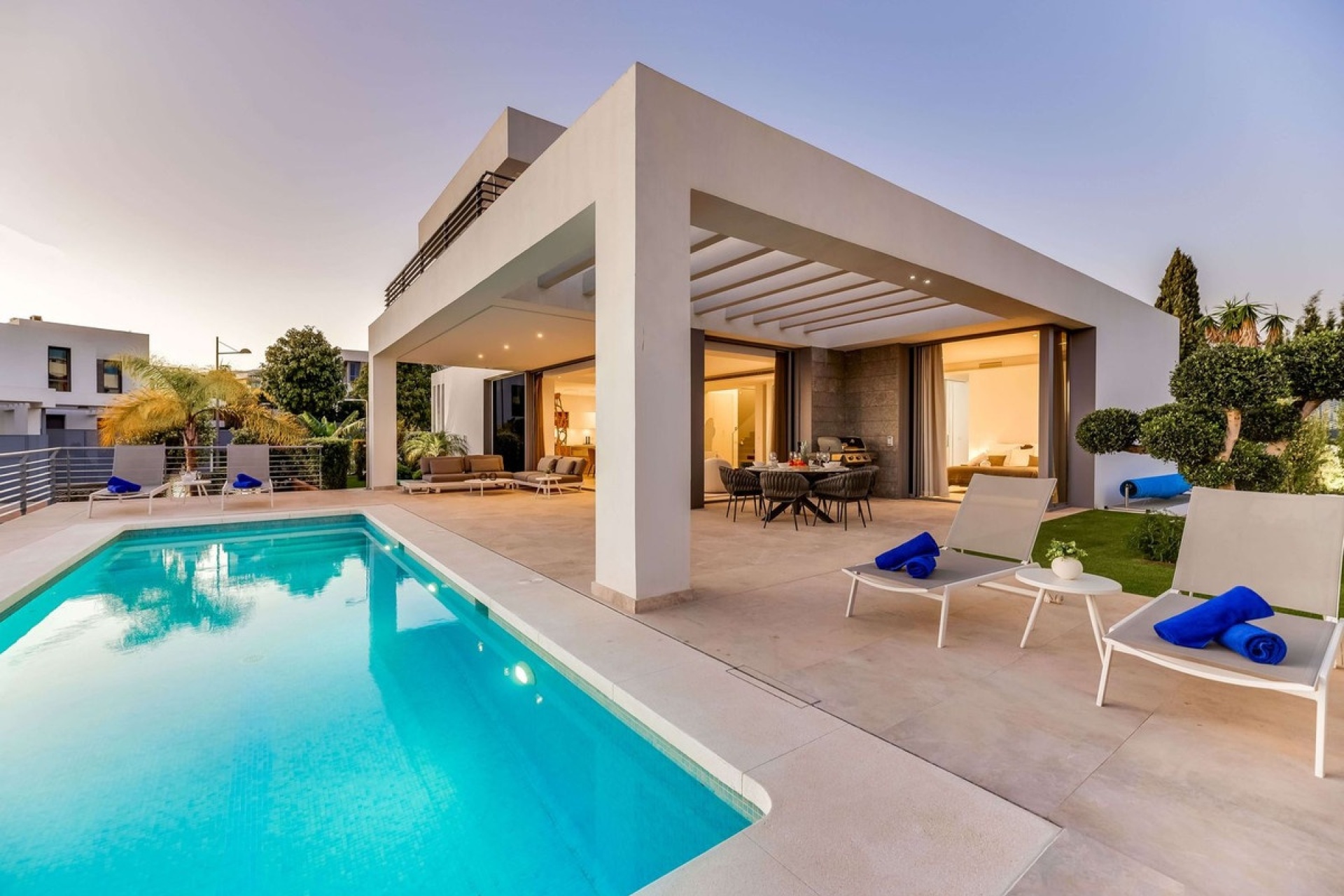 Resale - Villa - Estepona - Cancelada