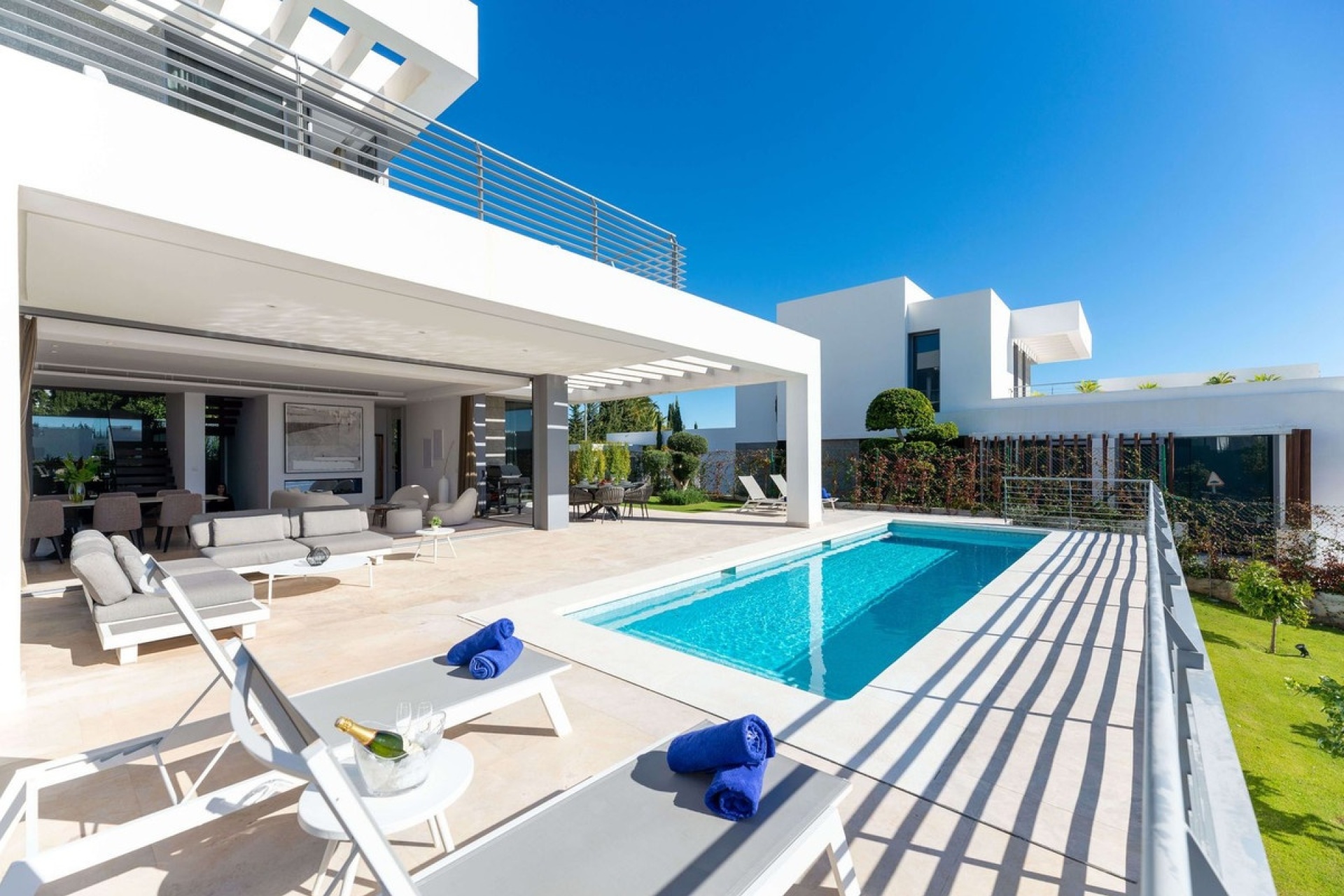 Resale - Villa - Estepona - Cancelada