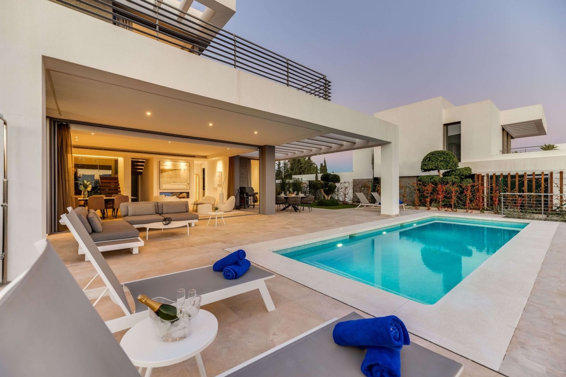 Resale - Villa - Estepona - Cancelada