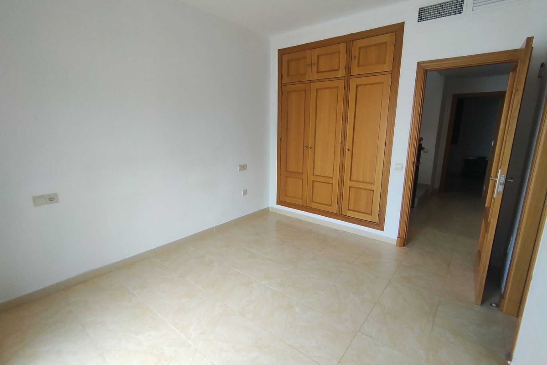 Resale - Villa - Estepona - Cancelada