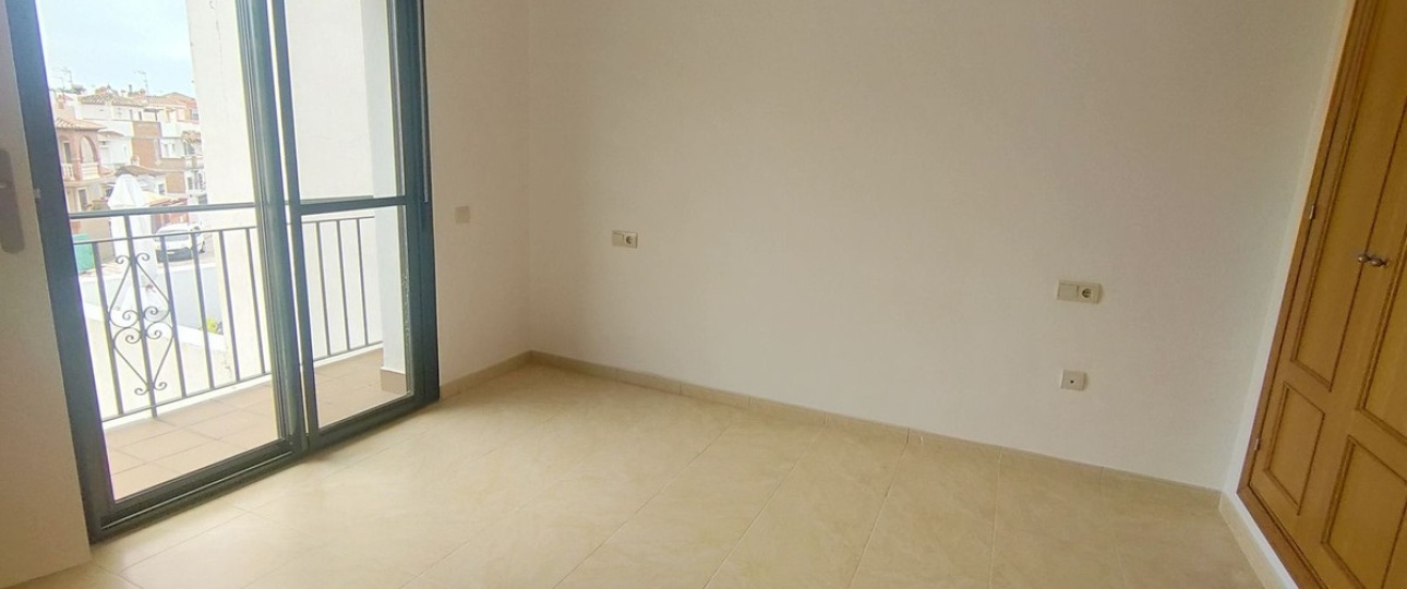Resale - Villa - Estepona - Cancelada