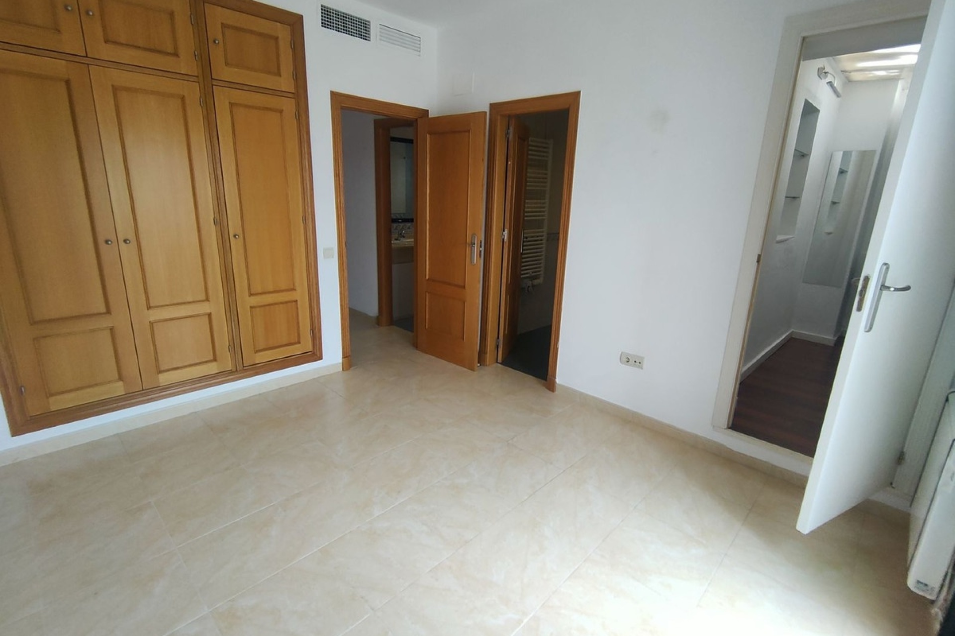 Resale - Villa - Estepona - Cancelada