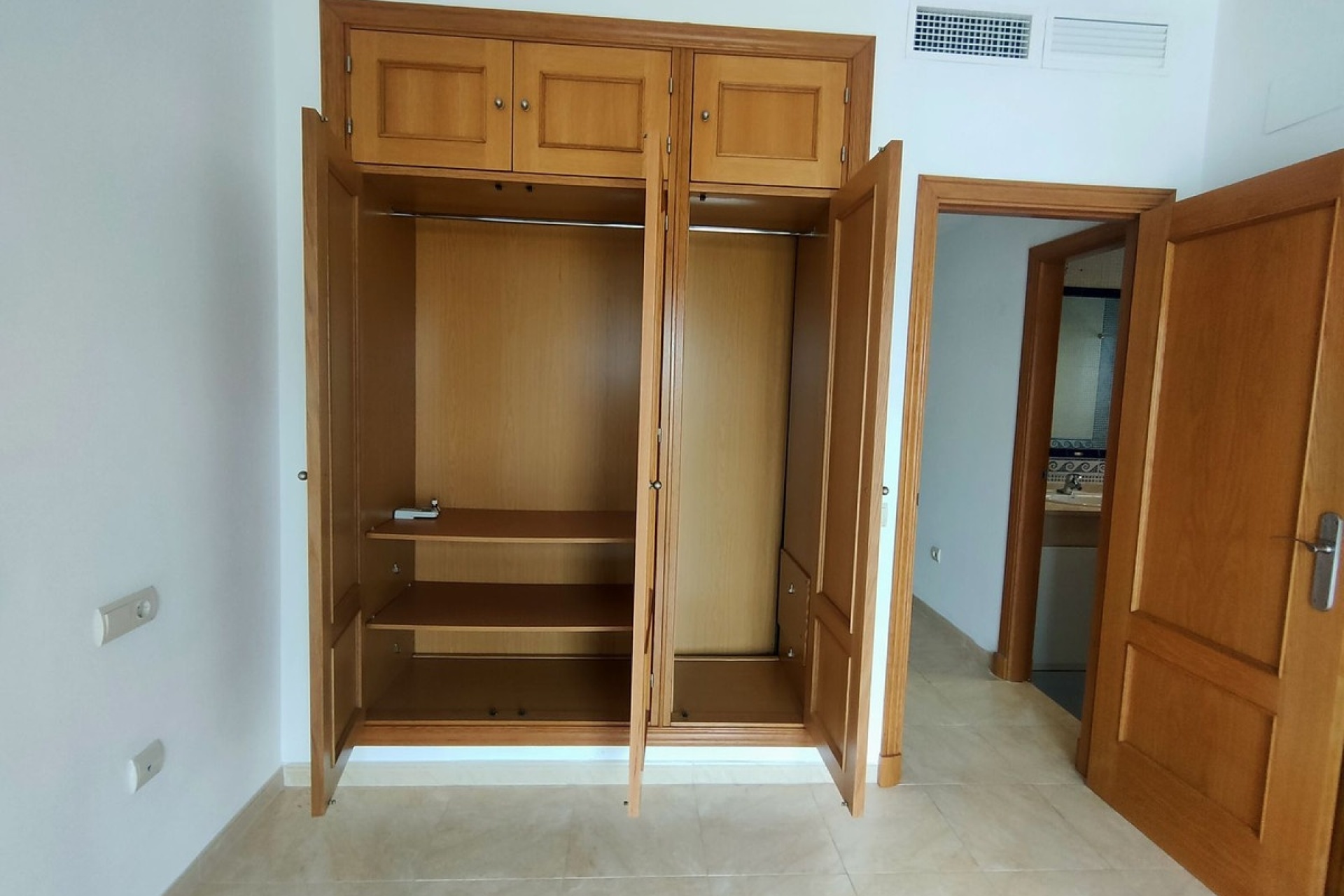 Resale - Villa - Estepona - Cancelada