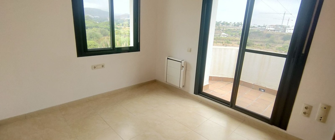 Resale - Villa - Estepona - Cancelada