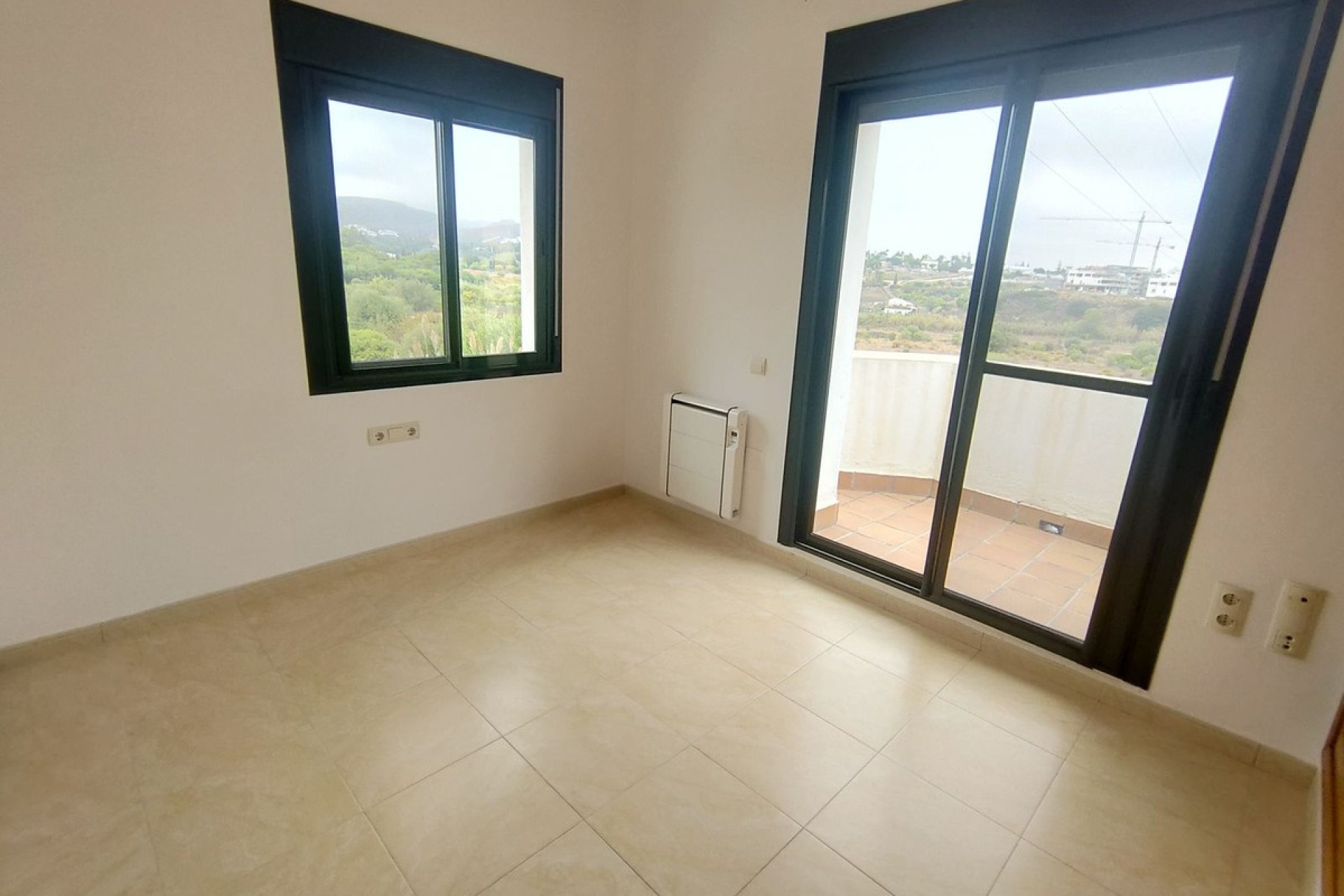 Resale - Villa - Estepona - Cancelada