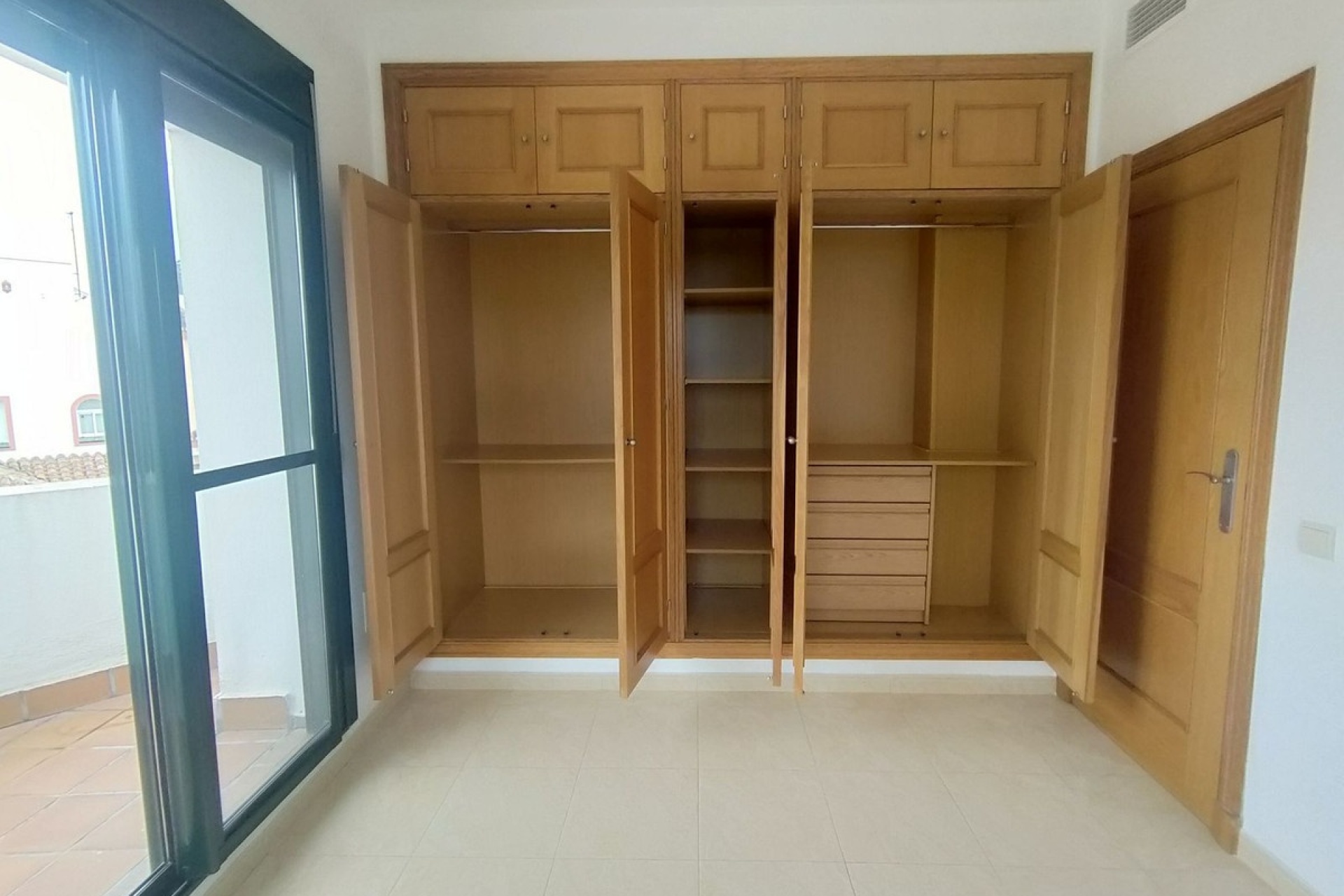 Resale - Villa - Estepona - Cancelada