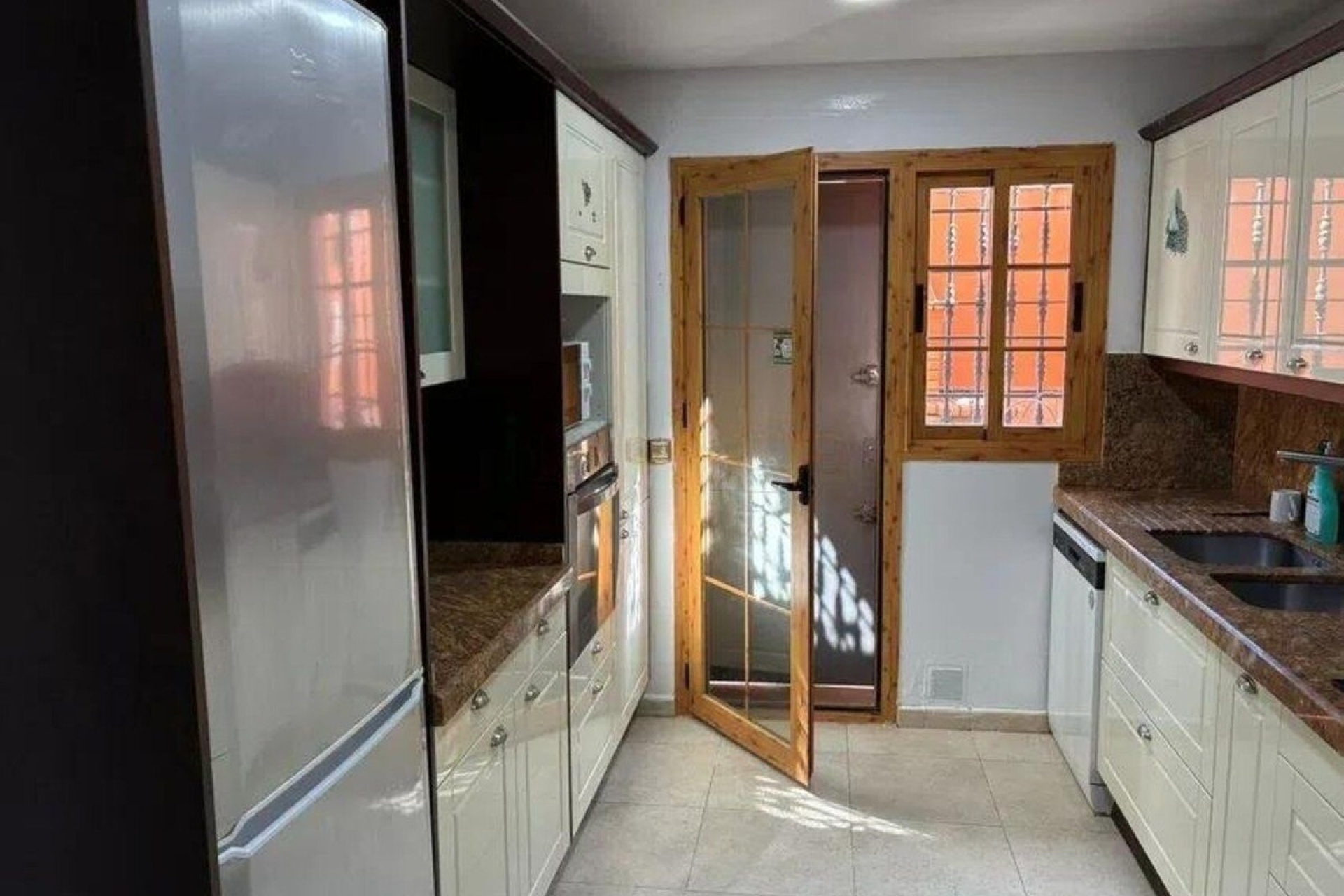 Resale - Villa - Estepona - Cancelada
