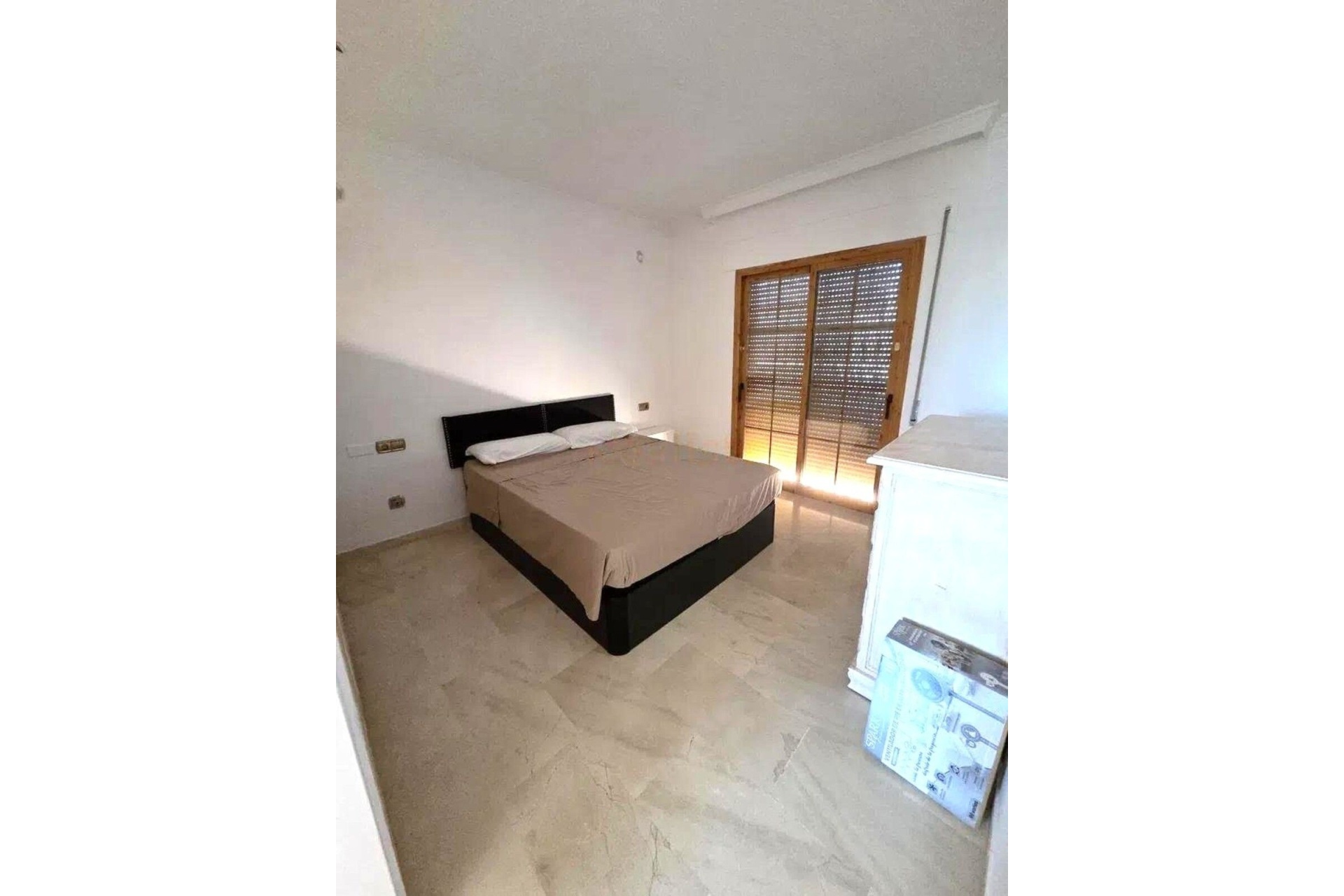 Resale - Villa - Estepona - Cancelada