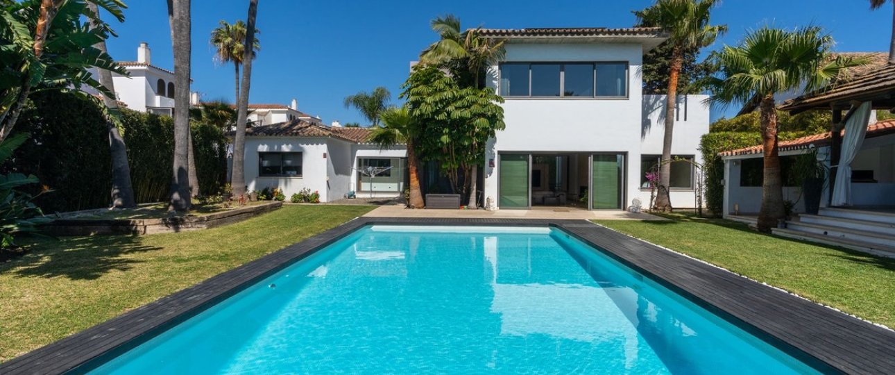 Resale - Villa - Estepona - Costalita