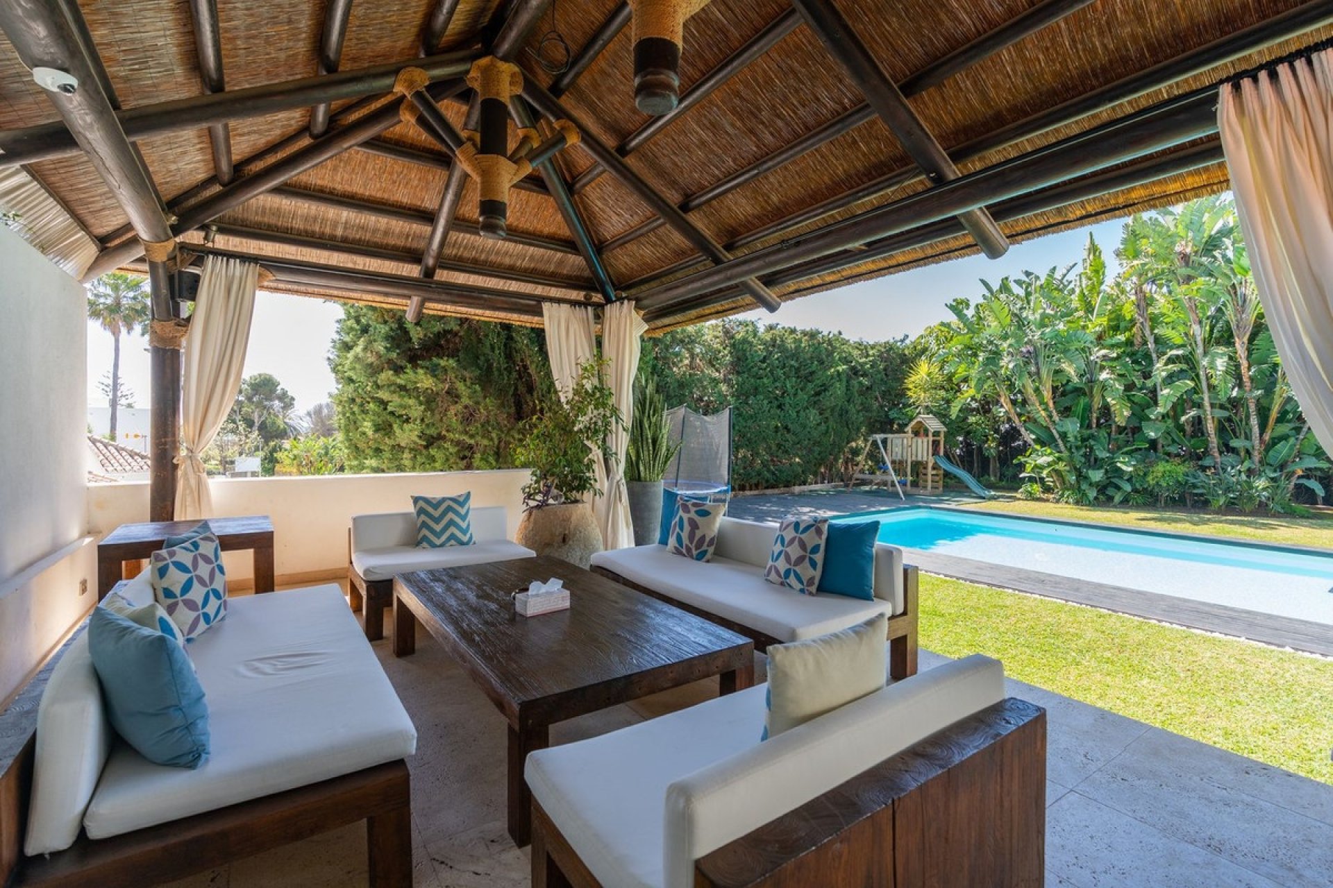 Resale - Villa - Estepona - Costalita