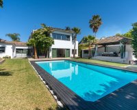 Resale - Villa - Estepona - Costalita