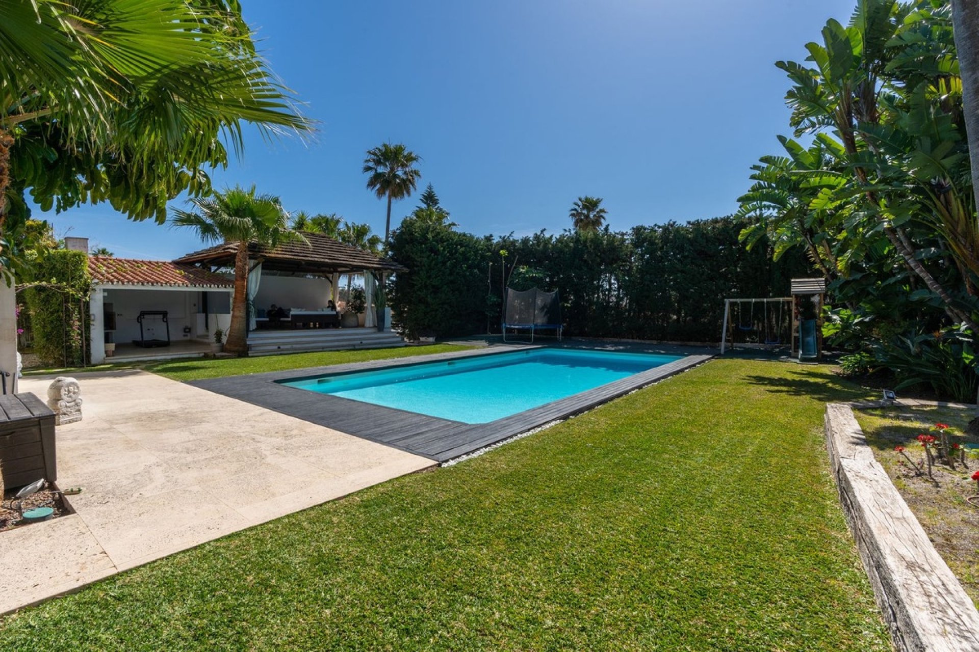 Resale - Villa - Estepona - Costalita