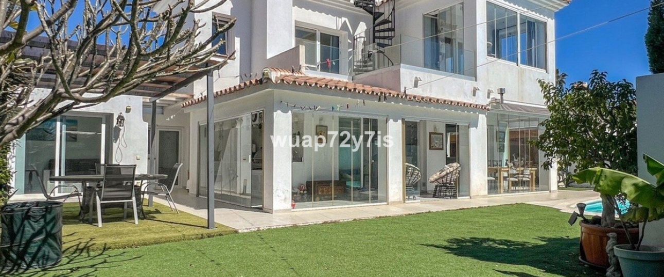 Resale - Villa - Estepona - Costalita