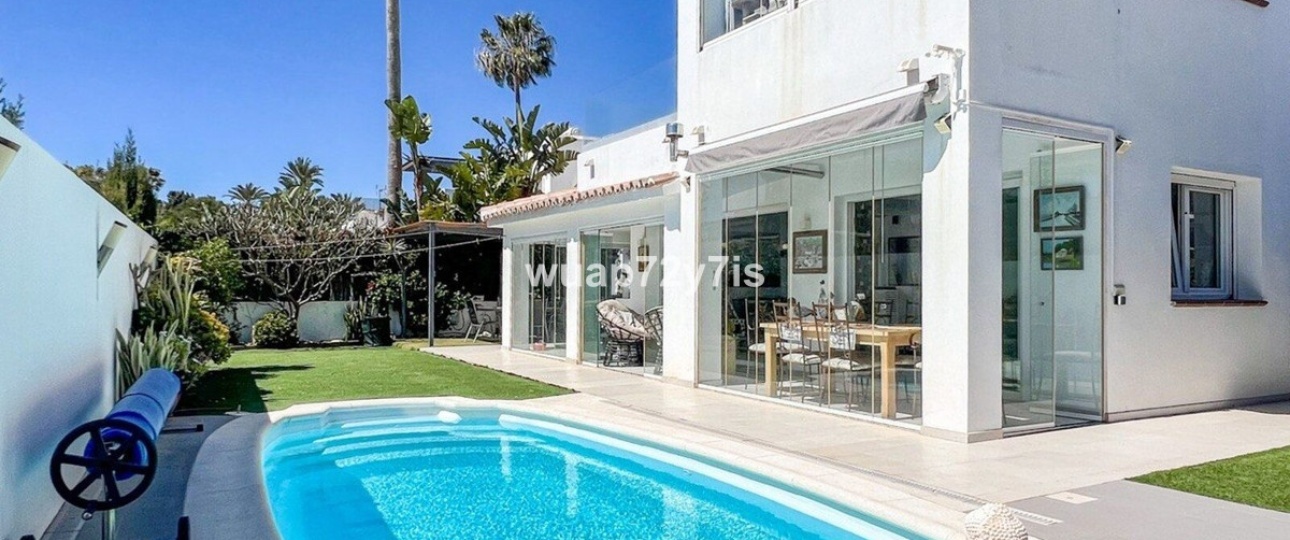 Resale - Villa - Estepona - Costalita