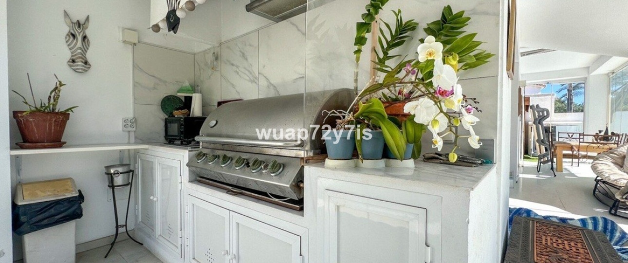 Resale - Villa - Estepona - Costalita