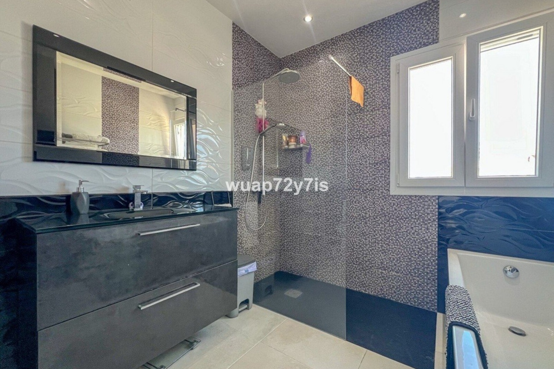 Resale - Villa - Estepona - Costalita