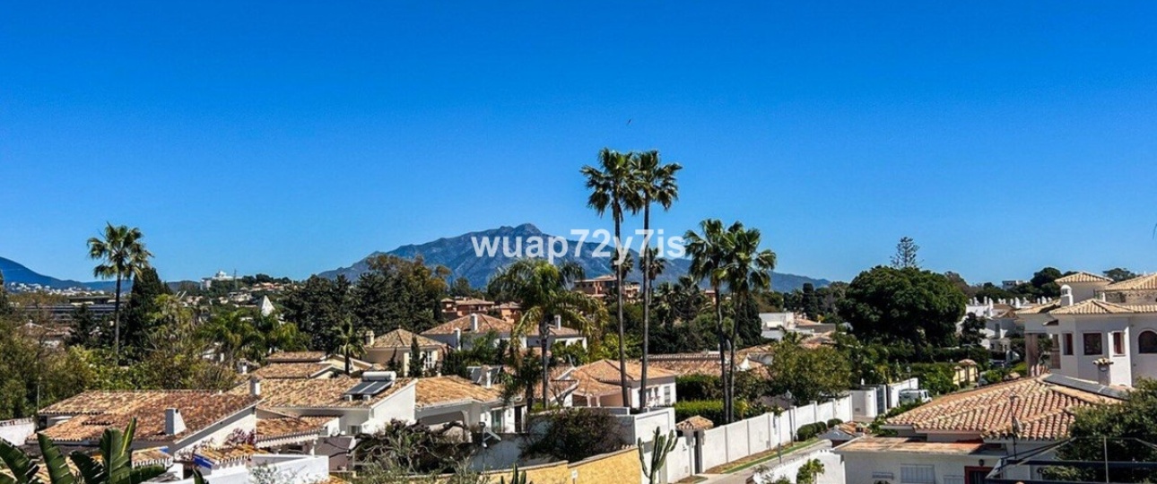 Resale - Villa - Estepona - Costalita