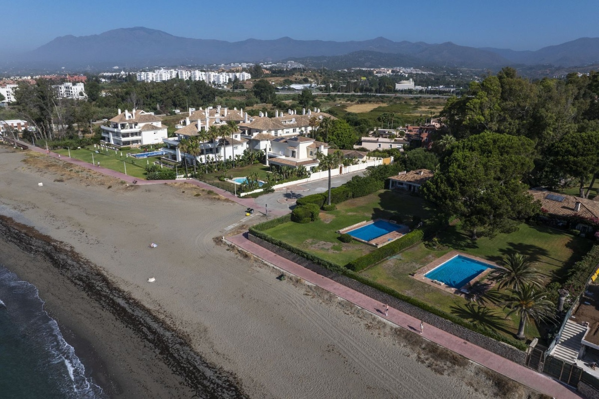 Resale - Villa - Estepona - Costalita
