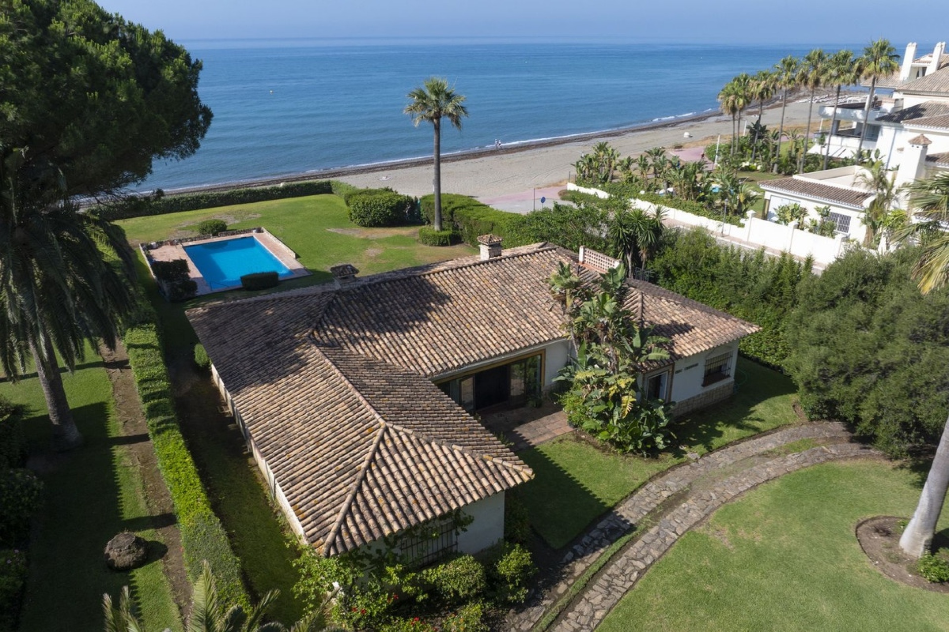 Resale - Villa - Estepona - Costalita