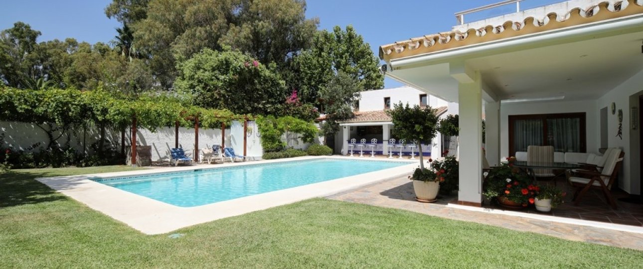 Resale - Villa - Estepona - Costalita