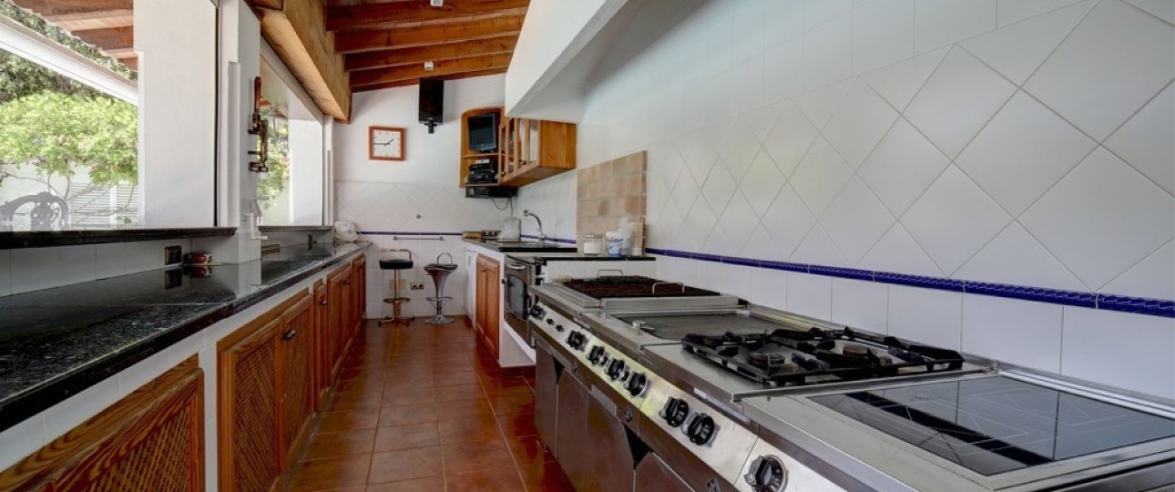 Resale - Villa - Estepona - Costalita