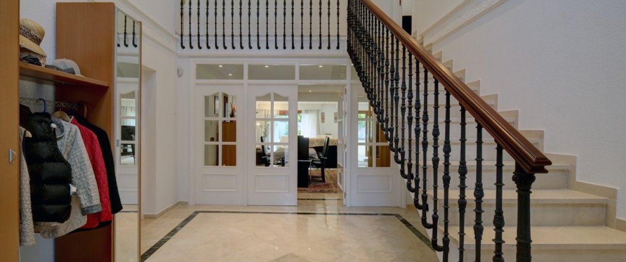 Resale - Villa - Estepona - Costalita